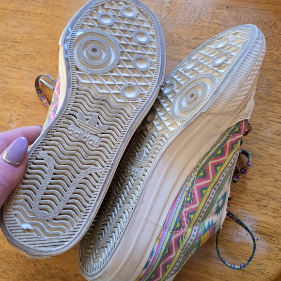 Adidas/Arizona Aztec Shoes - Picture 4 of 5